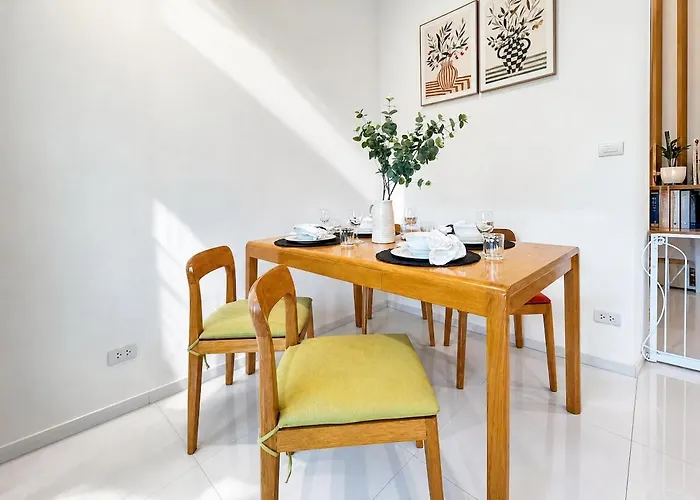 Luxury & Spacious 1 Bedroom - Asoke *