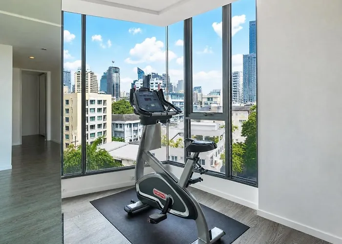 Luxury & Spacious 1 Bedroom - Asoke